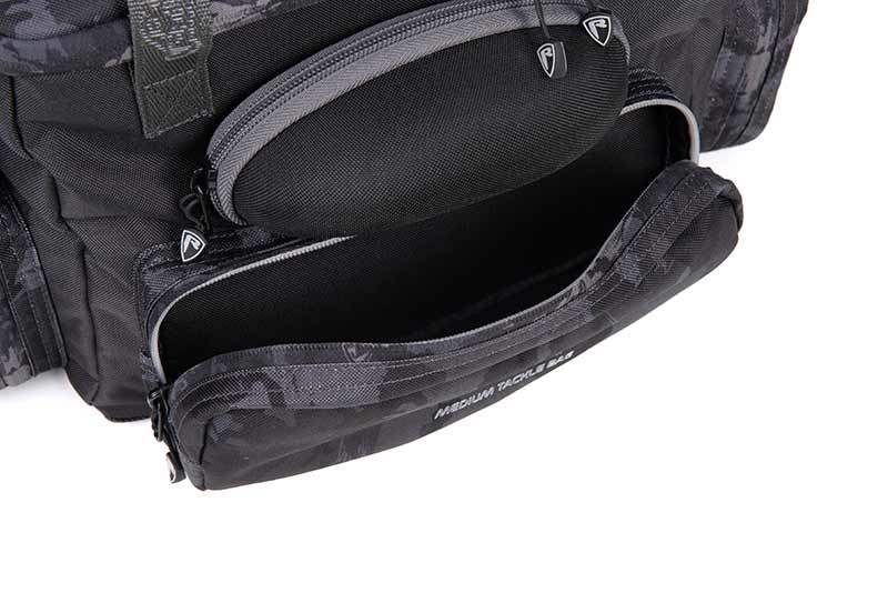 Backpack with cases Fox Rage} Voyager Camo Medium
