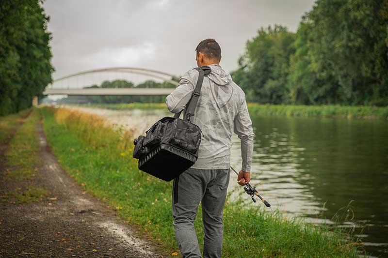 Backpack with boxes {{64230d4df6f5f52890f921391e9b0fe945}}} Voyager Camo Large