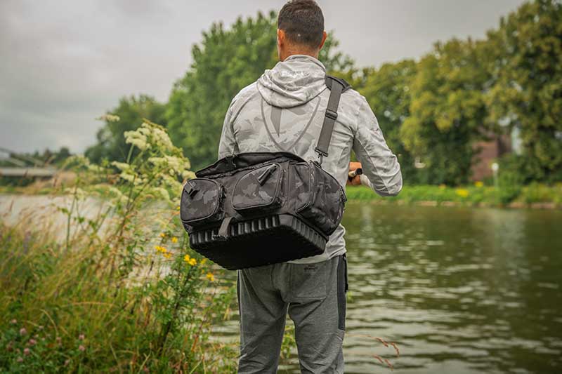 Backpack with boxes {{64230d4df6f5f52890f921391e9b0fe945}}} Voyager Camo Large