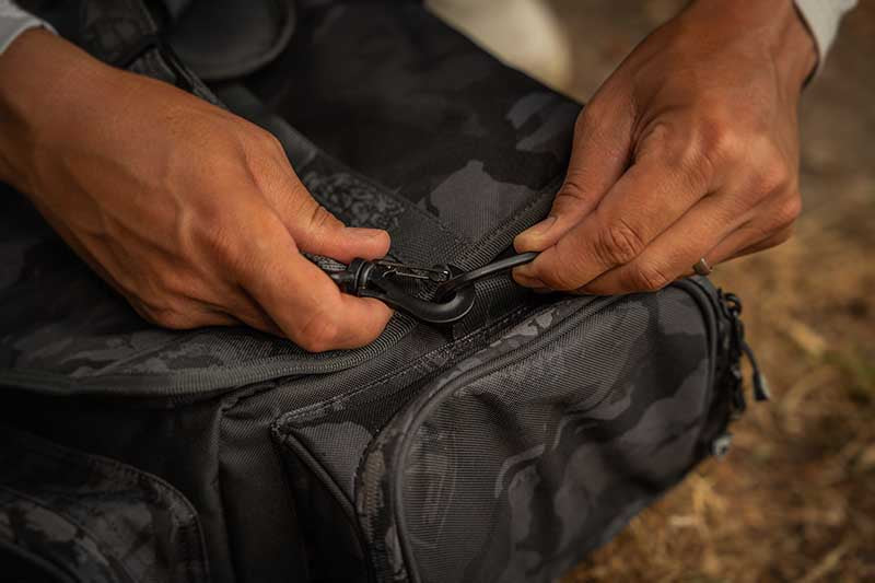 Backpack with boxes {{64230d4df6f5f52890f921391e9b0fe945}}} Voyager Camo Large