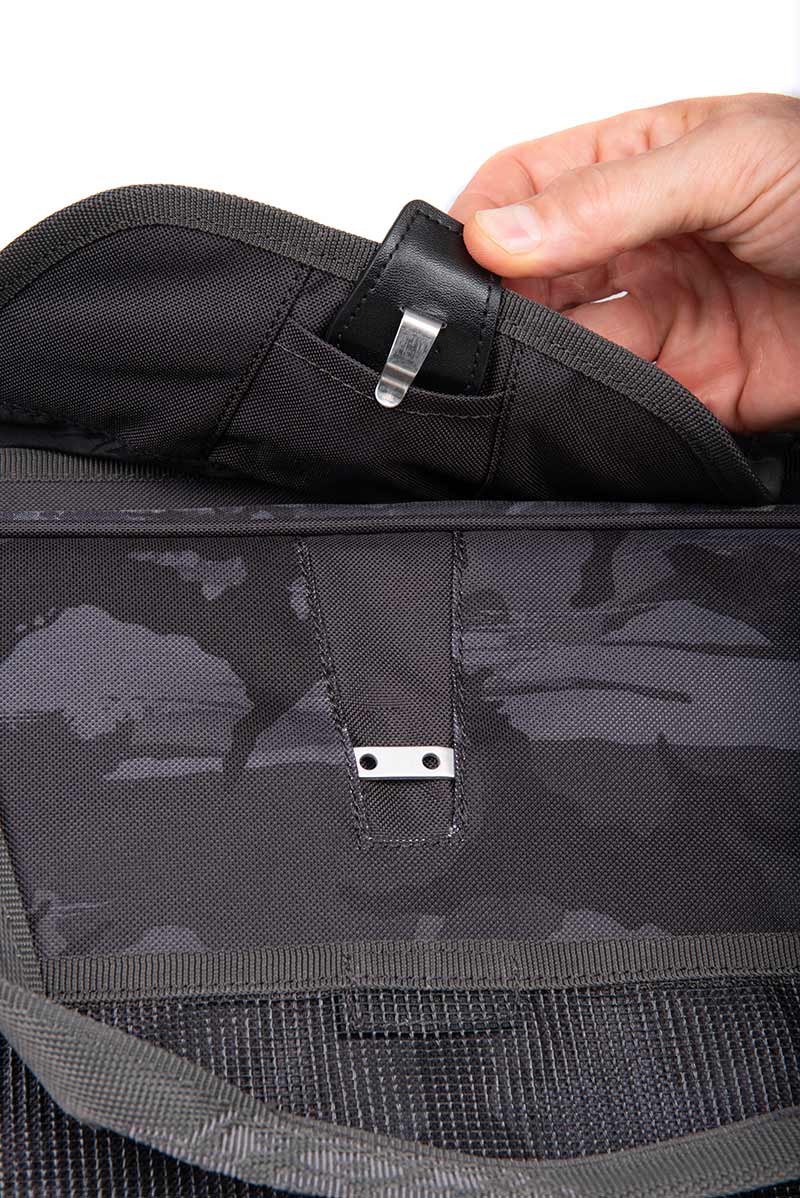 Backpack with boxes Fox Rage} Voyager Moulded Camo XL