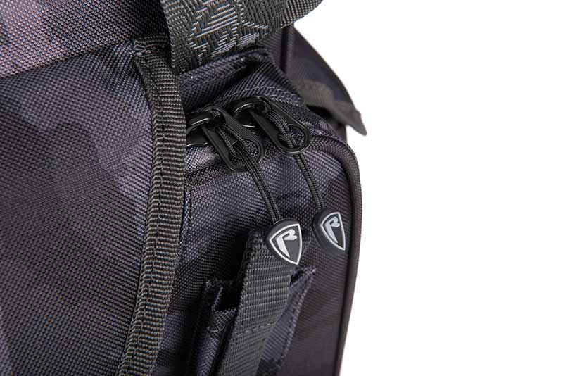 Backpack with boxes Fox Rage} Voyager Moulded Camo XL
