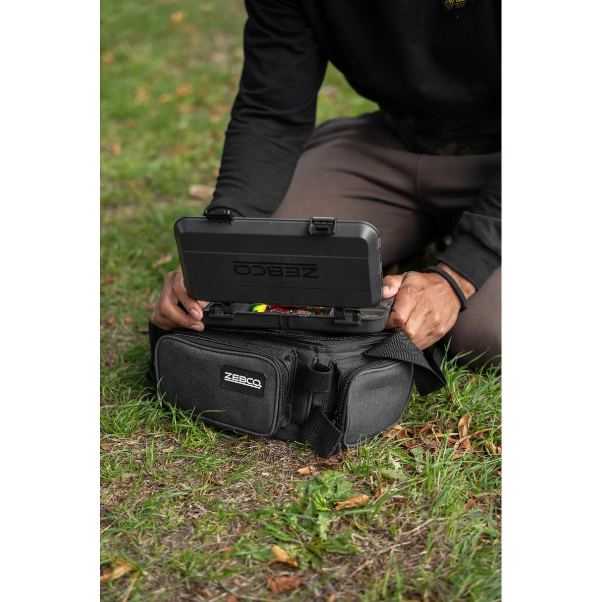 Macuto Zebco Trophy System Carryall Small 5.5L - Tienda Bass