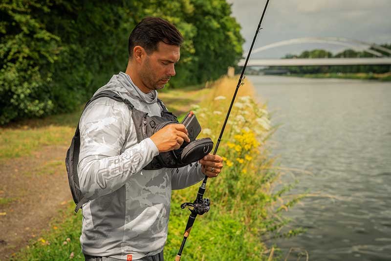 Mochila de pecho Fox Rage Voyager - Tienda Bass