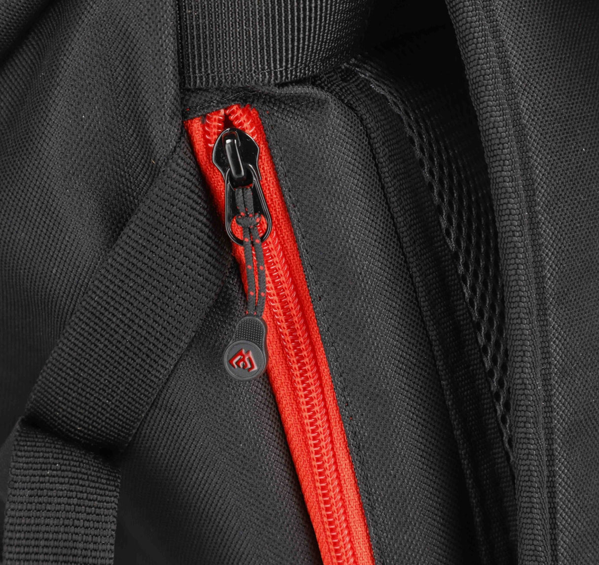 Mochila Mikado MFT Daypack - Tienda Bass